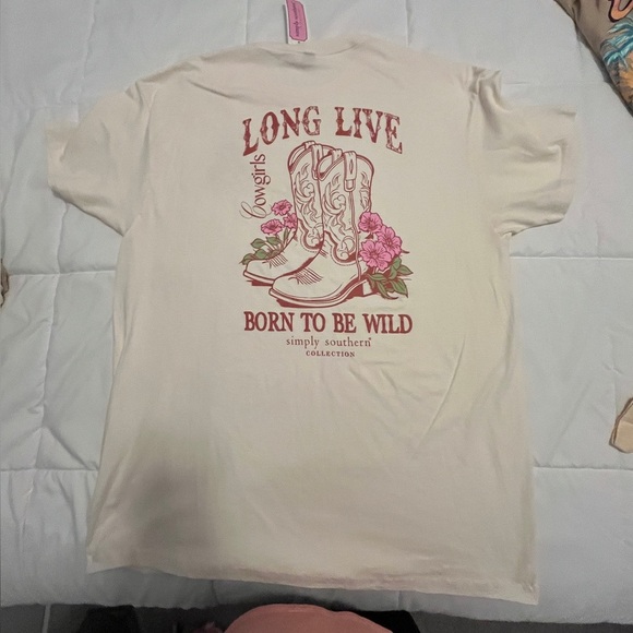 Simply Southern Tops - Simply Southern “Long Live Cowgirls” Cream T-Shirt Size XLarge